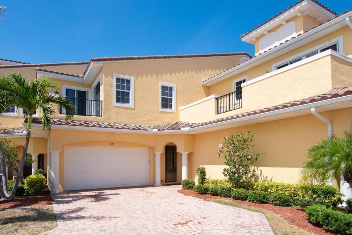 Luxury Townhouse Minutes From Beach And Downtown Indian Harbour Beach Extérieur photo