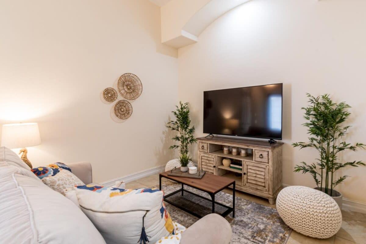 Luxury Townhouse Minutes From Beach And Downtown Indian Harbour Beach Extérieur photo